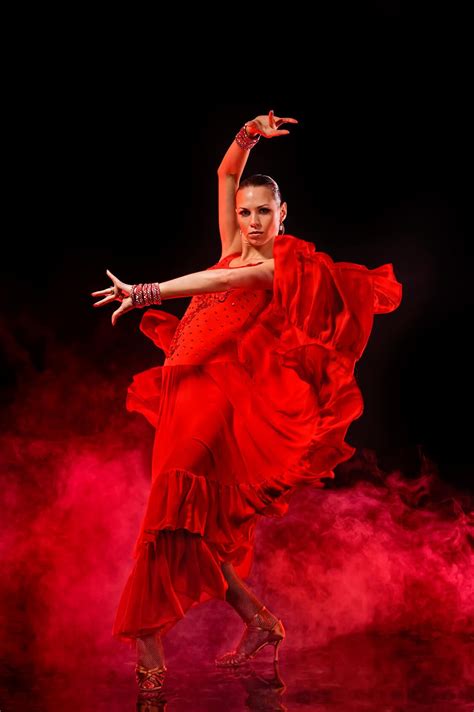 Xavier Serrano's Sensational Flamenco Fusion: A Night of Passion and Unexpected Pirouettes!