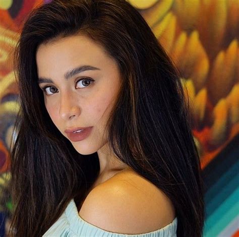  Yassi Pressman: A Filipina Starlet's Heart-Stopping Dance Battle in Bangkok!